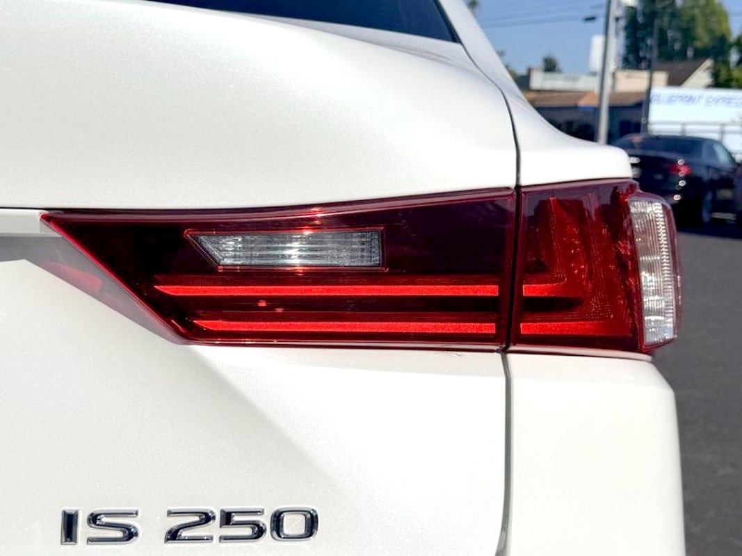 Used 2015 Lexus IS 250 image 10