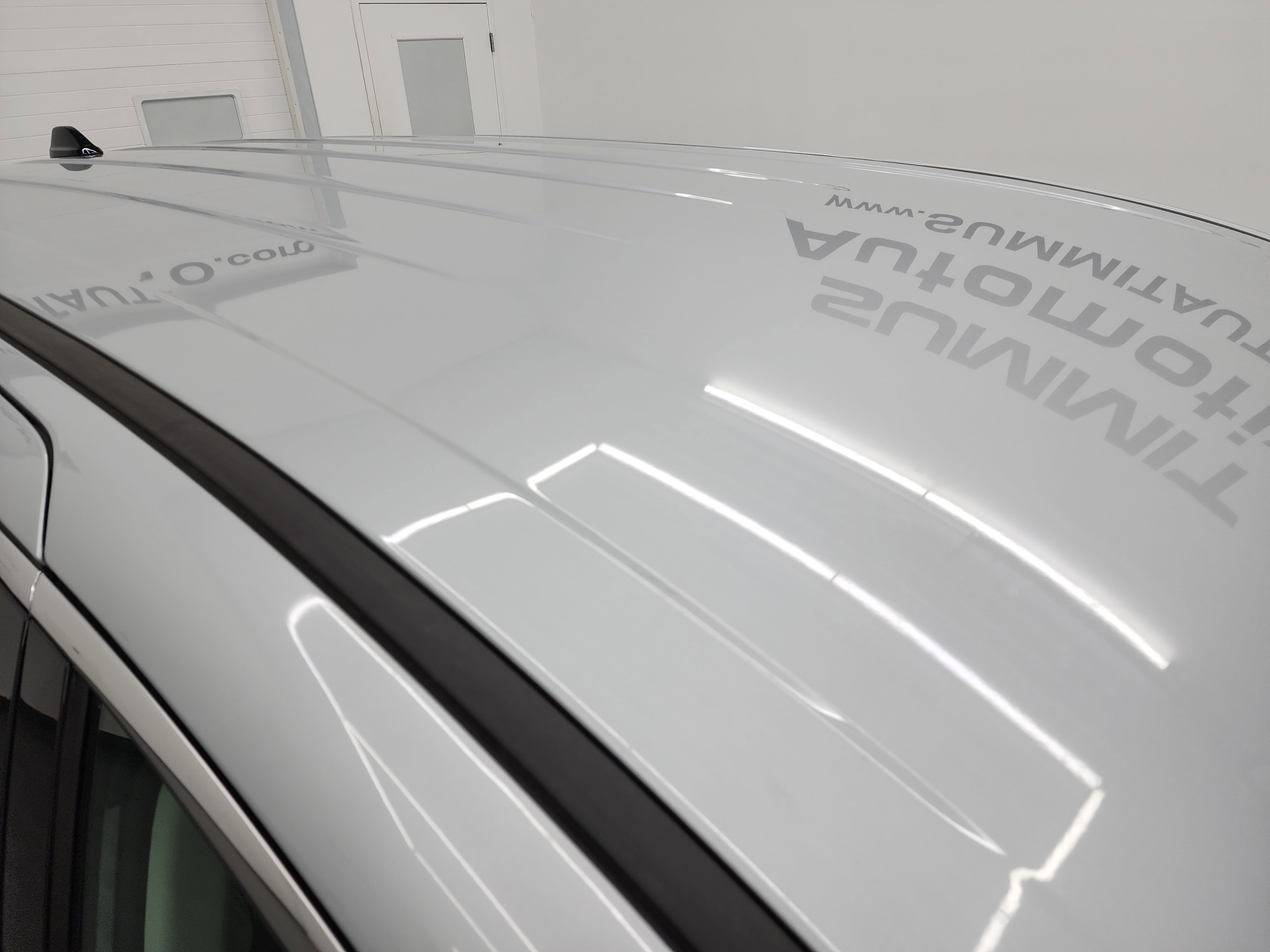 Used 2024 Chrysler Pacifica Touring-L image 4