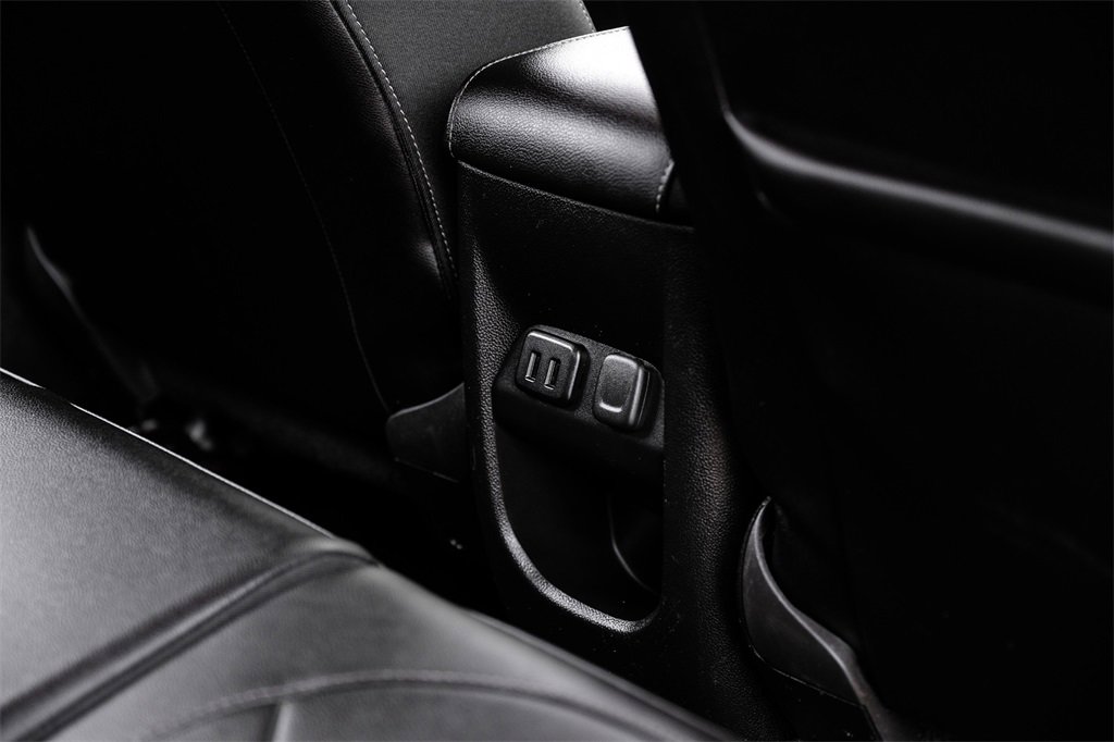 Used 2016 GMC Canyon SLT image 37