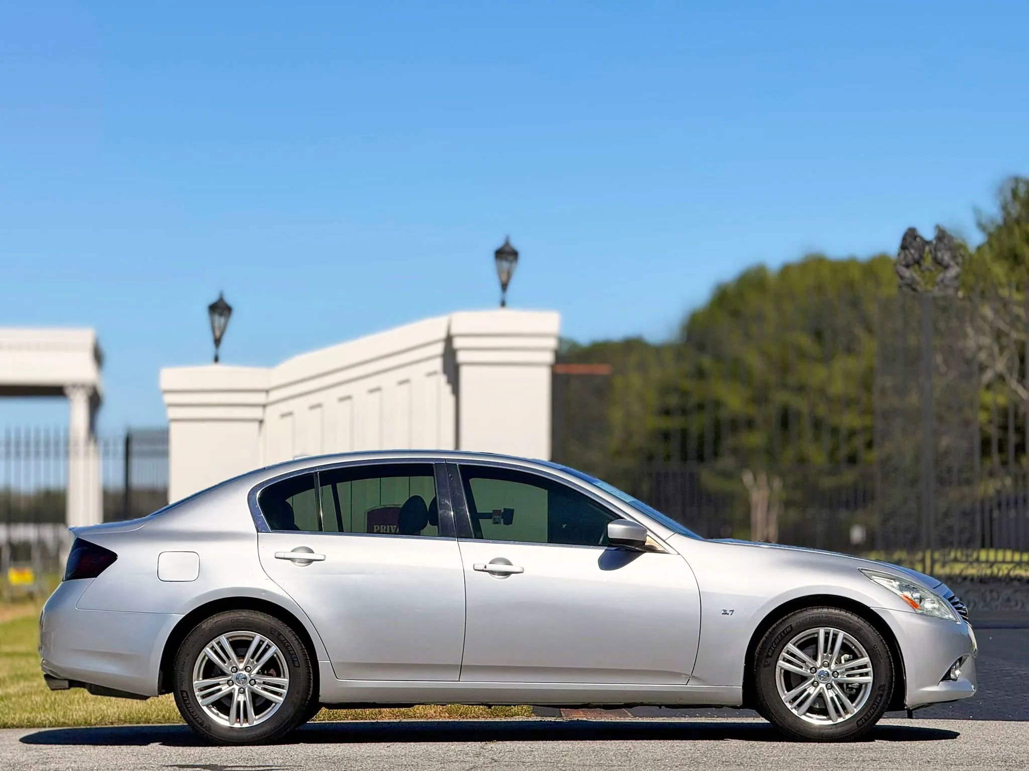 Used 2015 INFINITI Q40 AWD w/ Navigation Package image 6