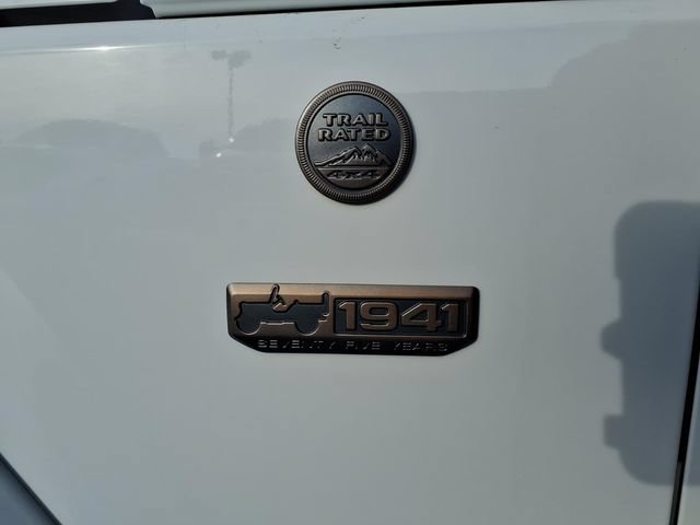 Used 2016 Jeep Wrangler Unlimited Sahara AWD/4WD image 8