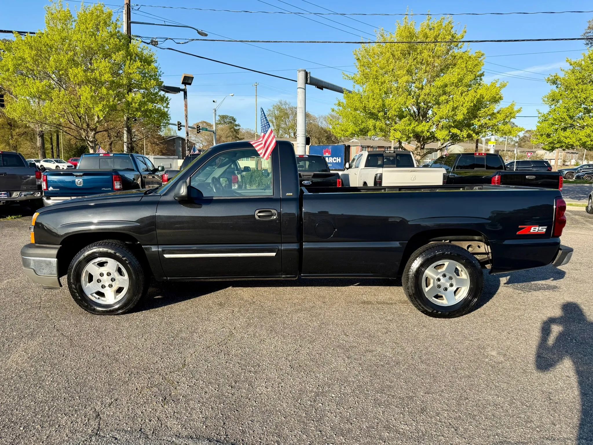Used 2005 Chevrolet Silverado 1500 LS w/ Light Duty Power Package RWD image 2