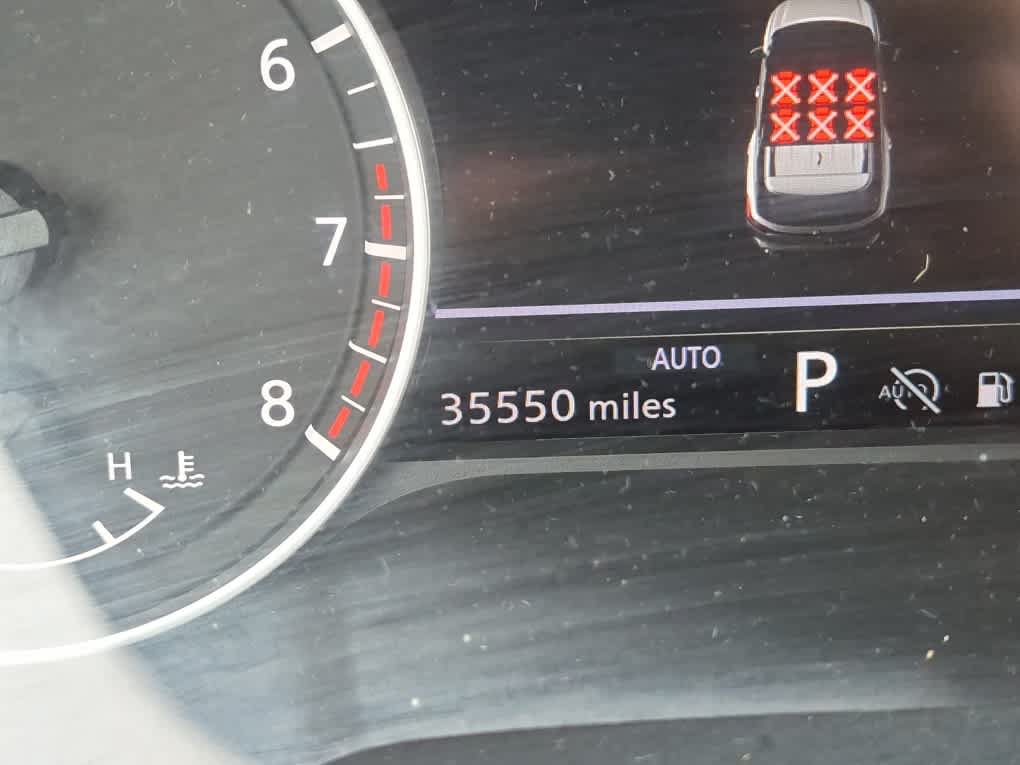 Used 2023 Nissan Pathfinder SL AWD/4WD image 19