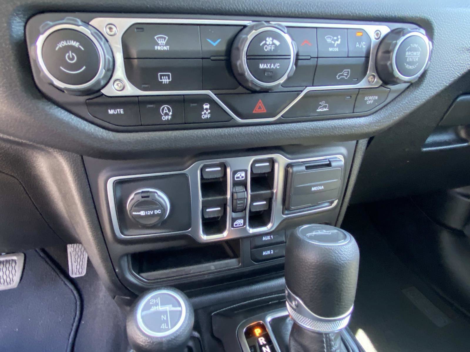 Used 2025 Jeep Gladiator Sport AWD/4WD image 28