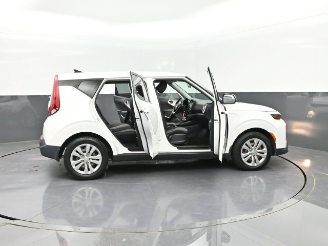 Used 2020 Kia Soul LX FWD image 26
