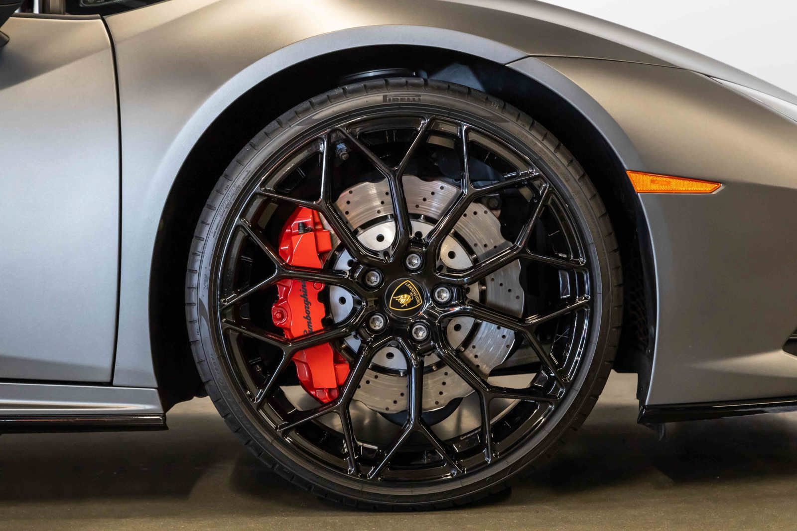 Used 2021 Lamborghini Huracan EVO RWD image 18