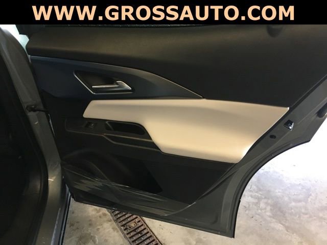 New 2026 Chevrolet Equinox EV LT w/ Convenience Package II image 38