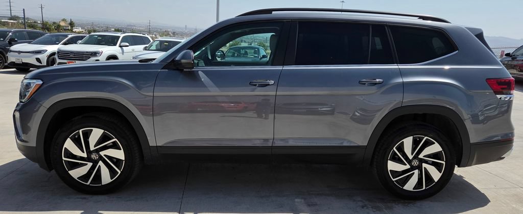 Certified 2025 Volkswagen Atlas SE FWD image 6