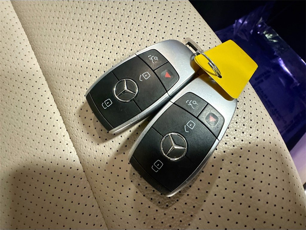 Used 2021 Mercedes-Benz GLC 300 4MATIC image 33