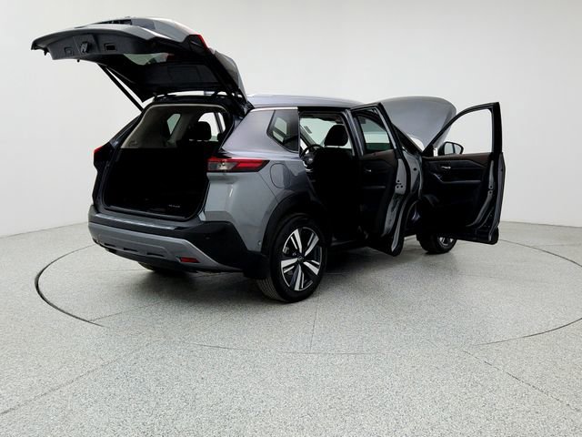 Used 2022 Nissan Rogue SL w/ SL Premium Package image 11
