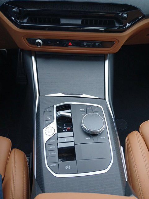 New 2026 BMW 330i Sedan w/ M Sport Package RWD image 18