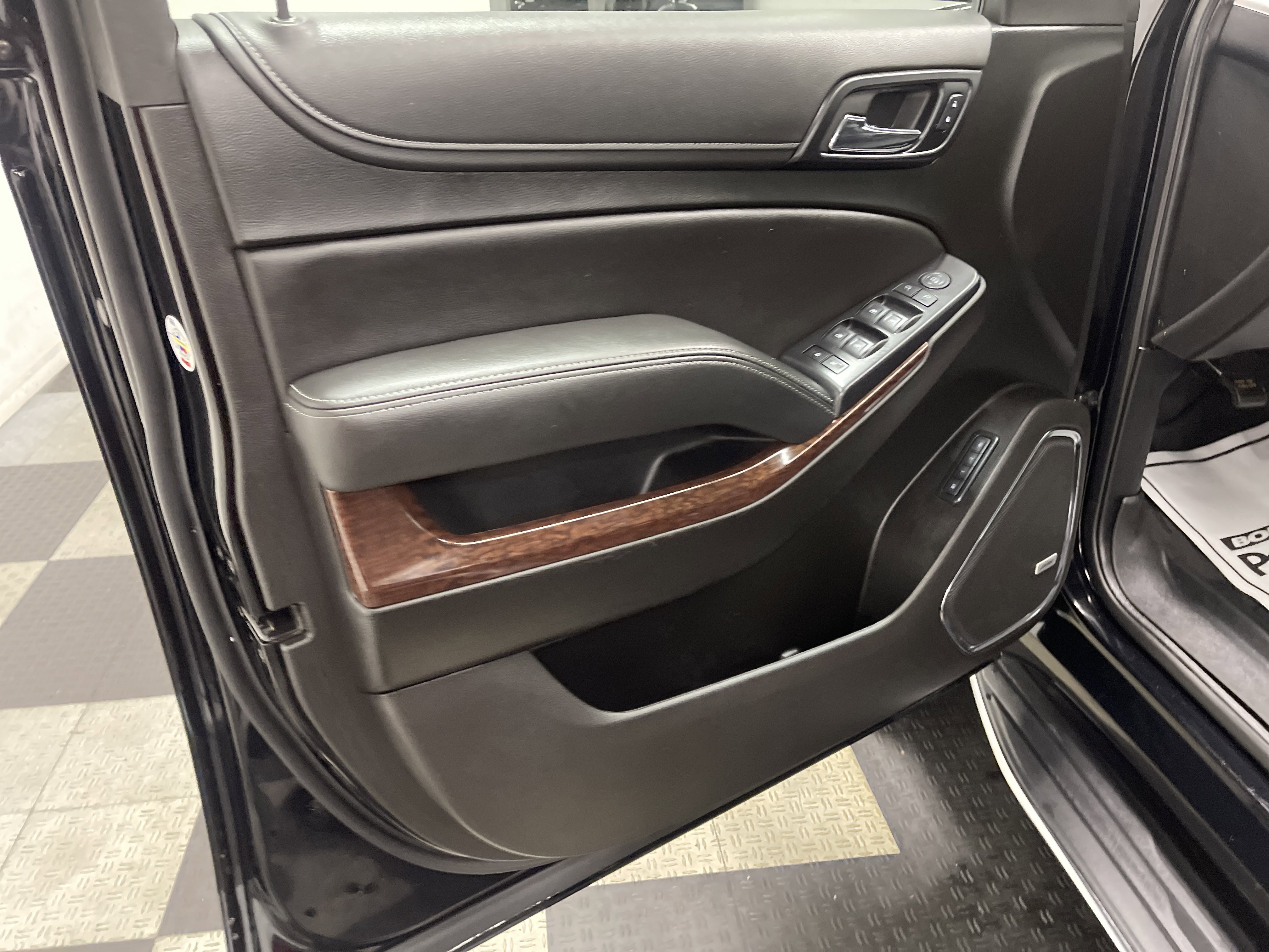 Used 2020 GMC Yukon XL SLT AWD/4WD image 10