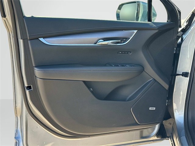 Used 2025 Cadillac XT6 Luxury image 13