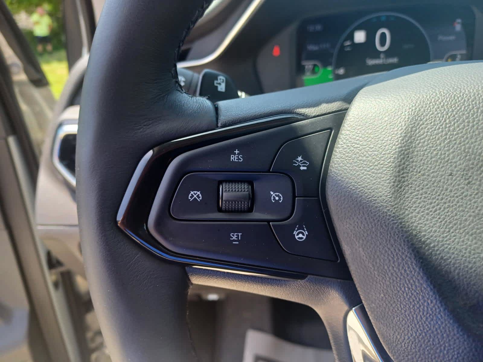 Used 2023 Chevrolet Bolt EUV Premier w/ Sun & Sound Package FWD image 16