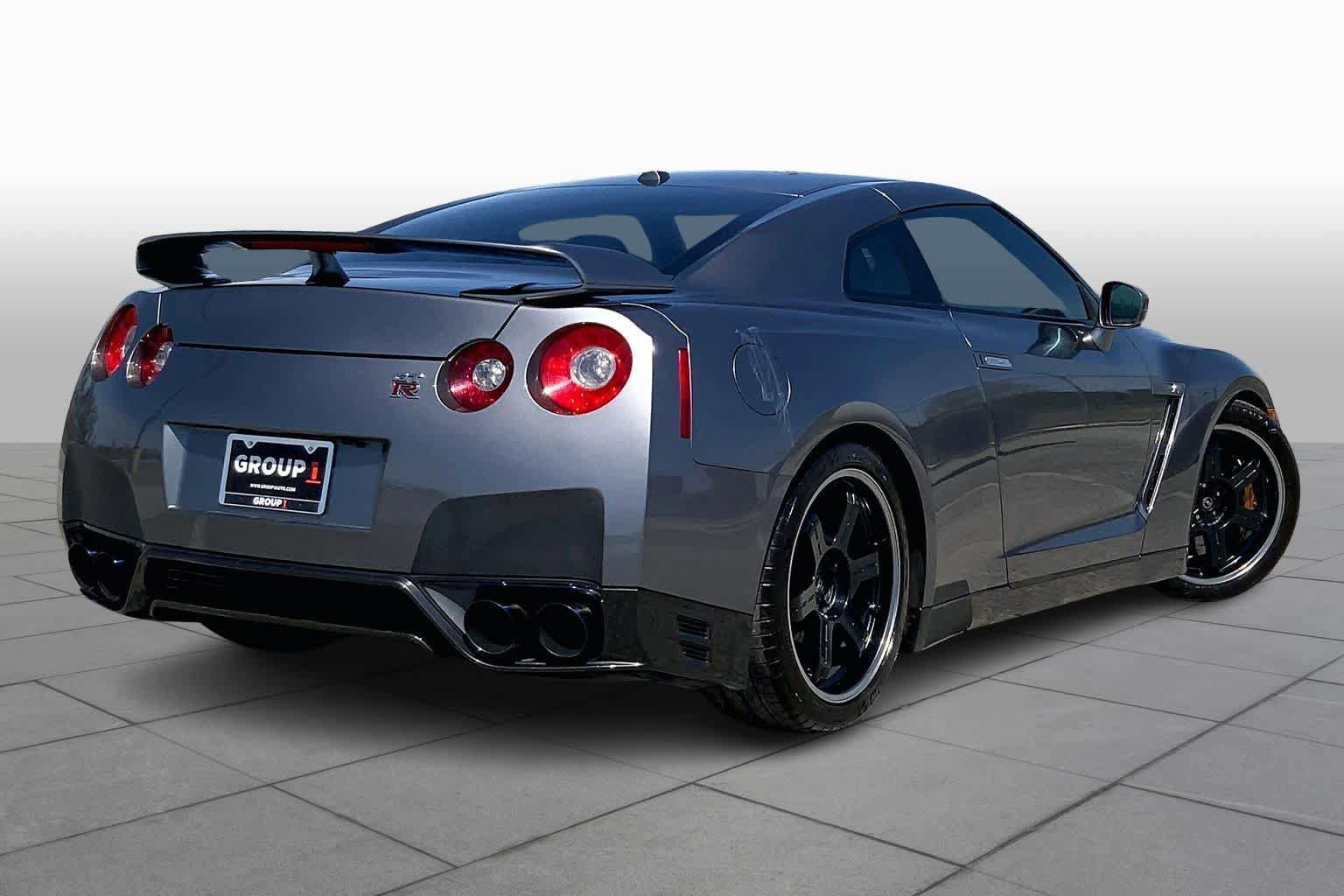 Used 2012 Nissan GT-R Black Edition image 13