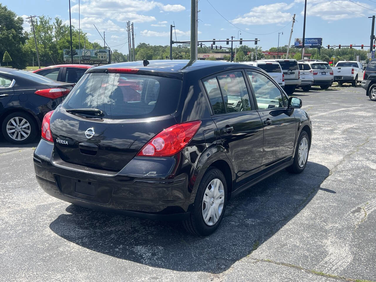 Used 2011 Nissan Versa 1.8 S image 4