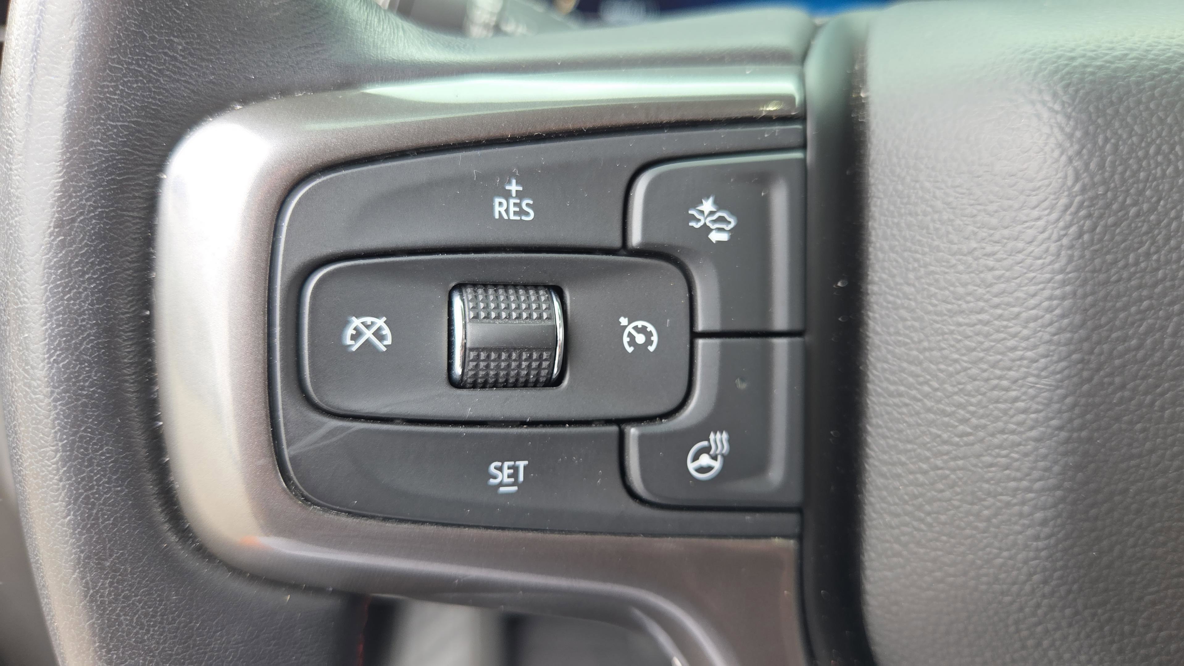 Used 2022 Chevrolet Tahoe RST w/ Luxury Package RWD image 24