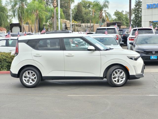 Used 2023 Kia Soul LX w/ Option Group 015 image 4