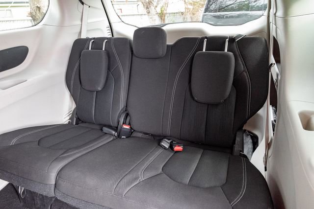 Used 2023 Chrysler Voyager LX image 18