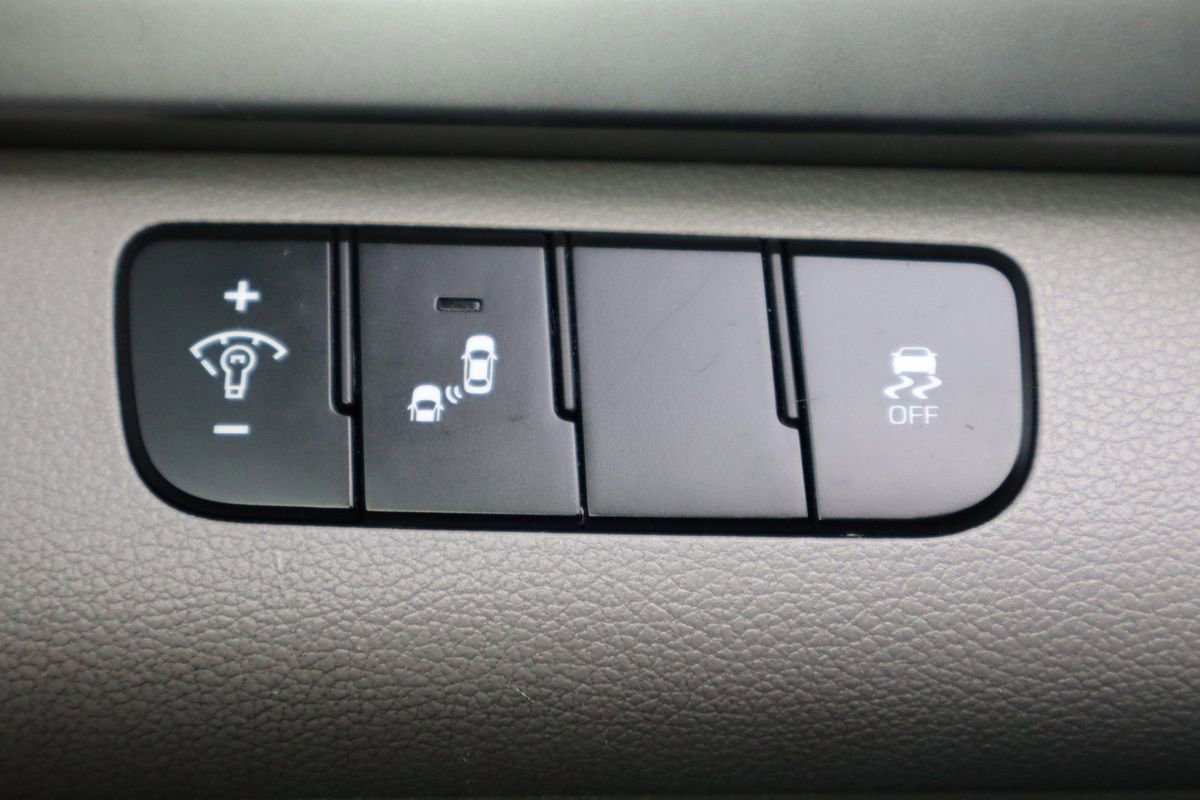 Used 2017 Hyundai Elantra ECO w/ Cargo Package image 28