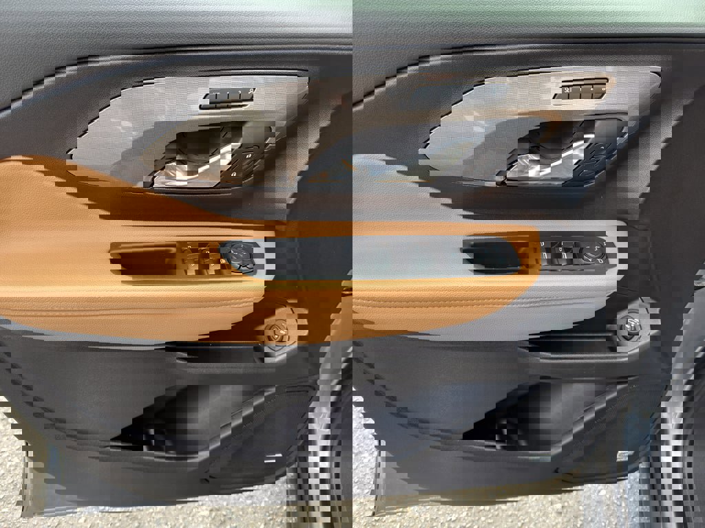 Used 2020 GMC Terrain SLT w/ Preferred Package image 9