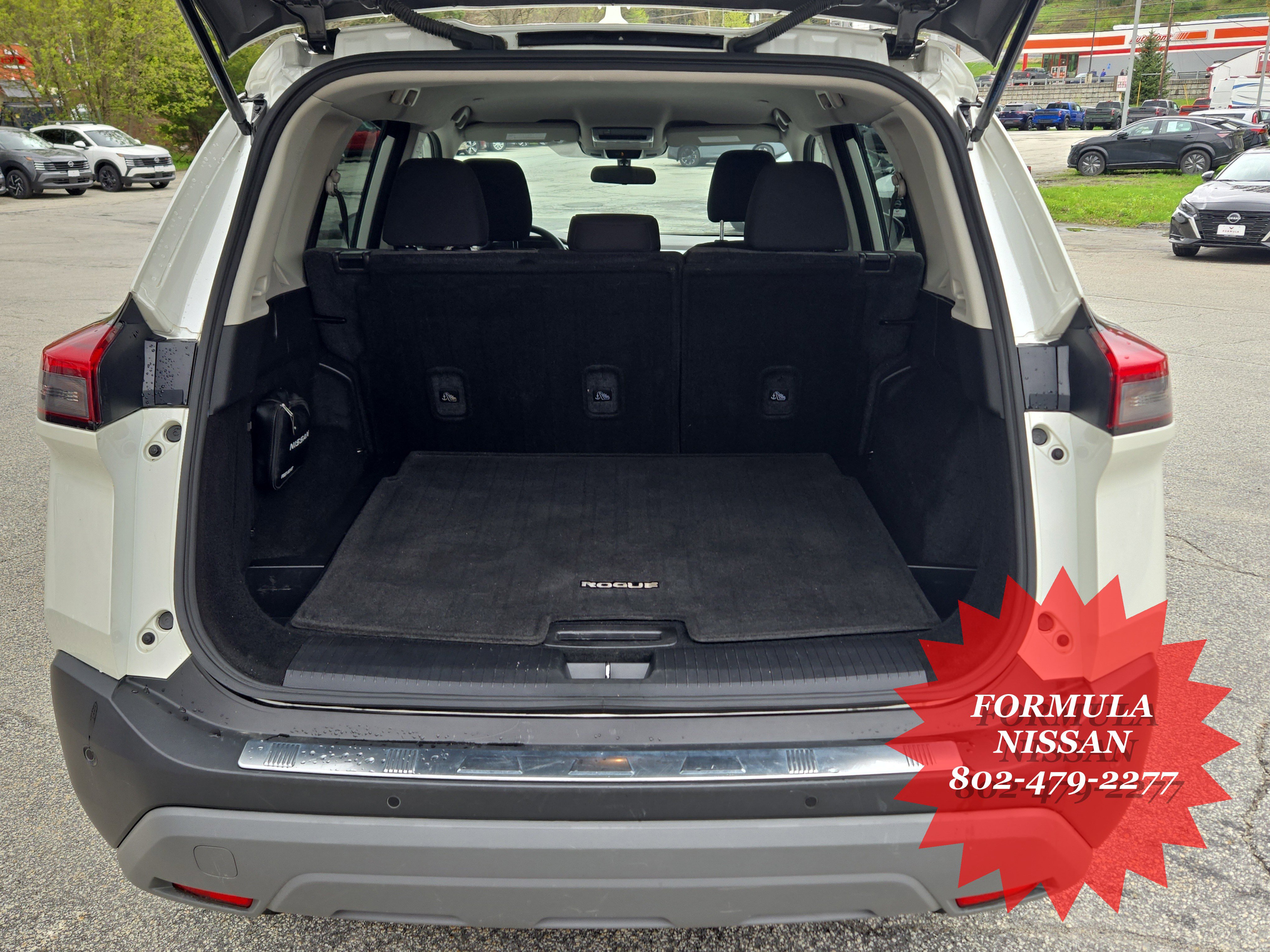 Used 2023 Nissan Rogue SV image 29