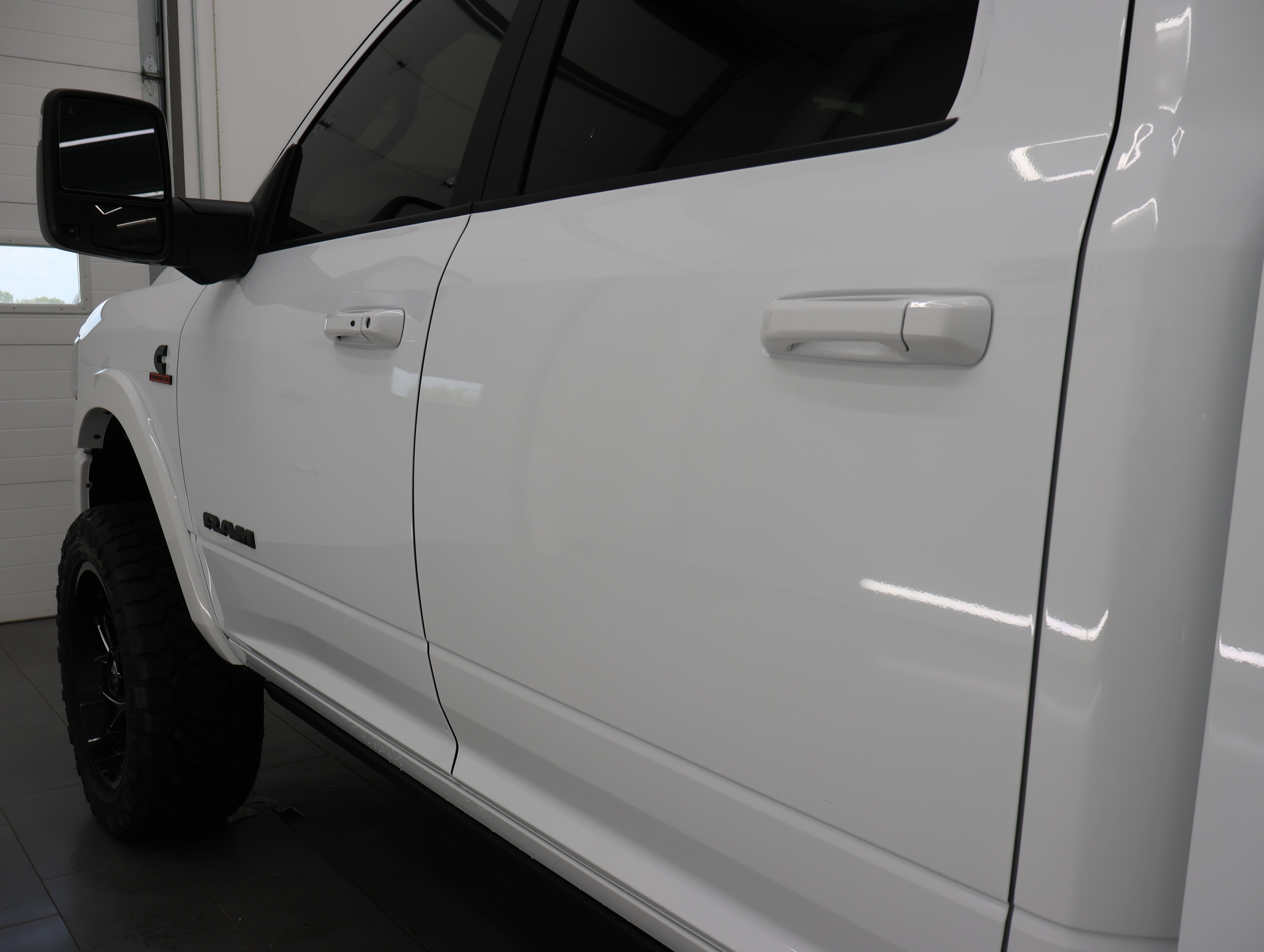 Used 2023 RAM 2500 Limited AWD/4WD image 38