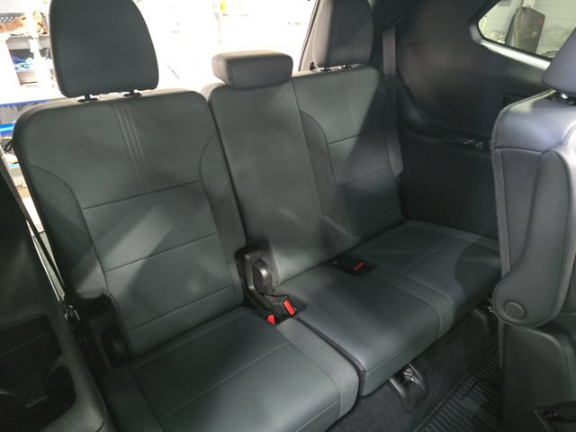 Used 2024 GMC Acadia AT4 w/ Luxury Package AWD/4WD image 16
