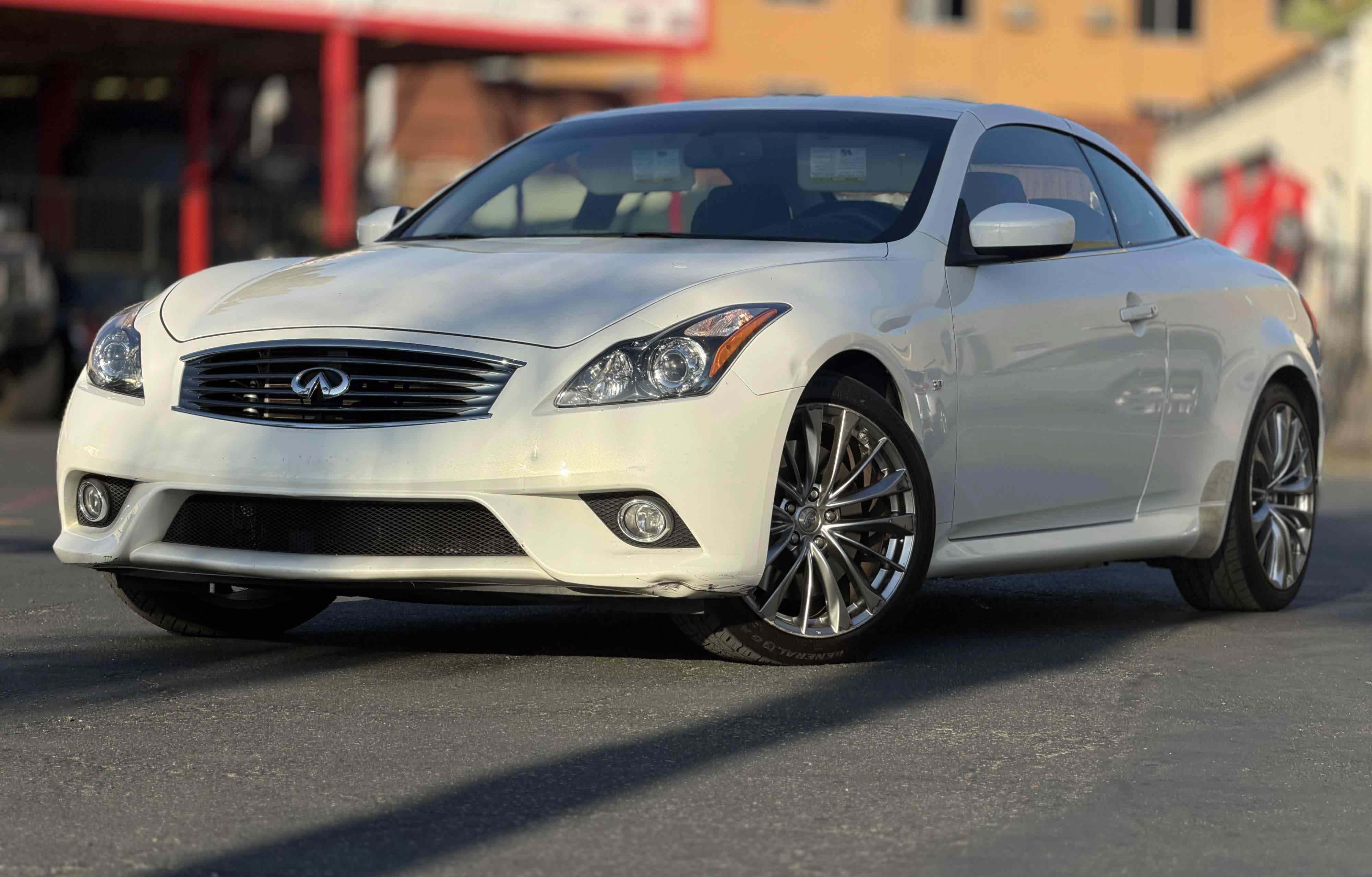 Used 2014 INFINITI Q60 Convertible w/ Premium Package RWD image 1