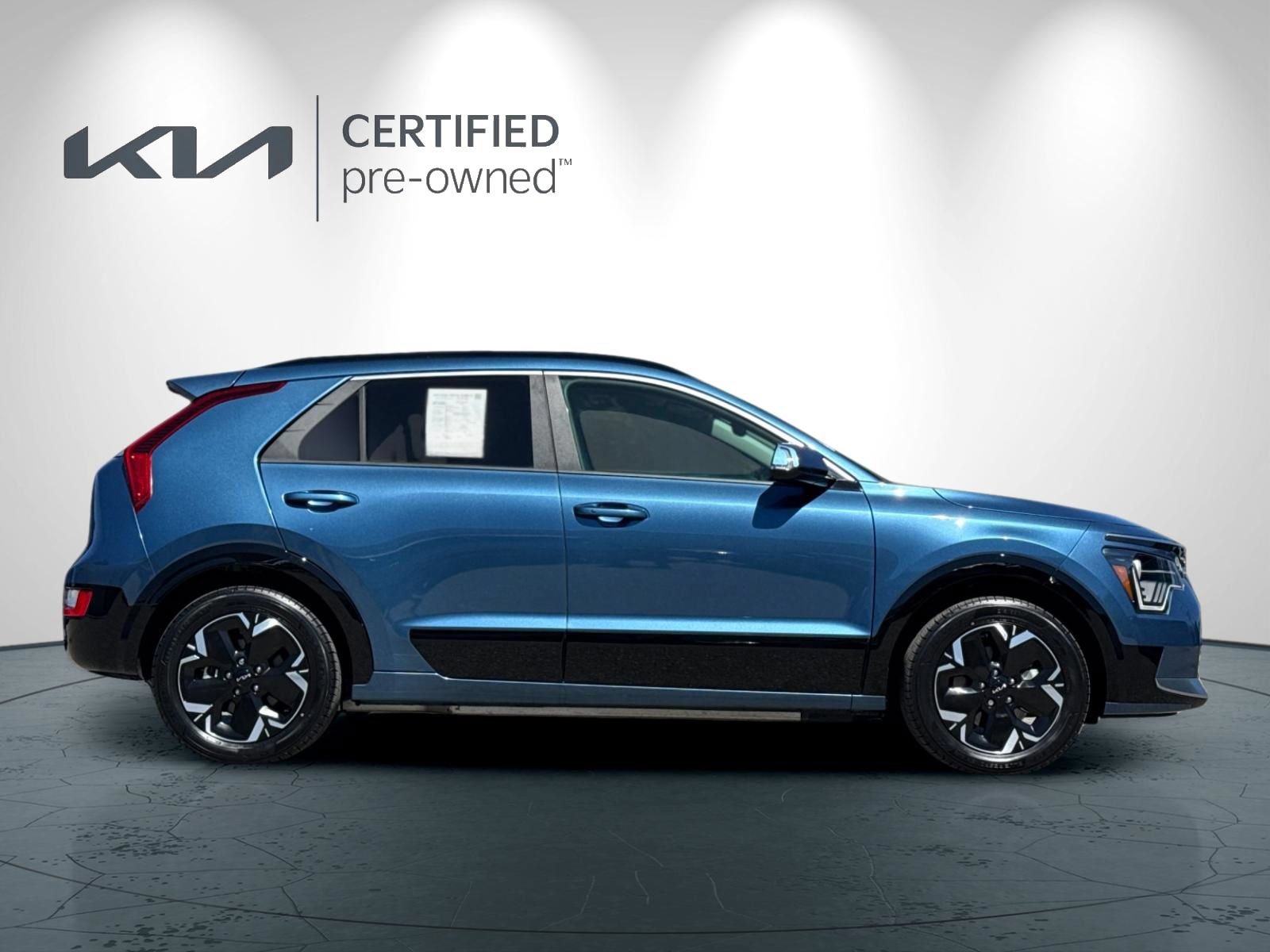 Certified 2024 Kia Niro Wind FWD image 3