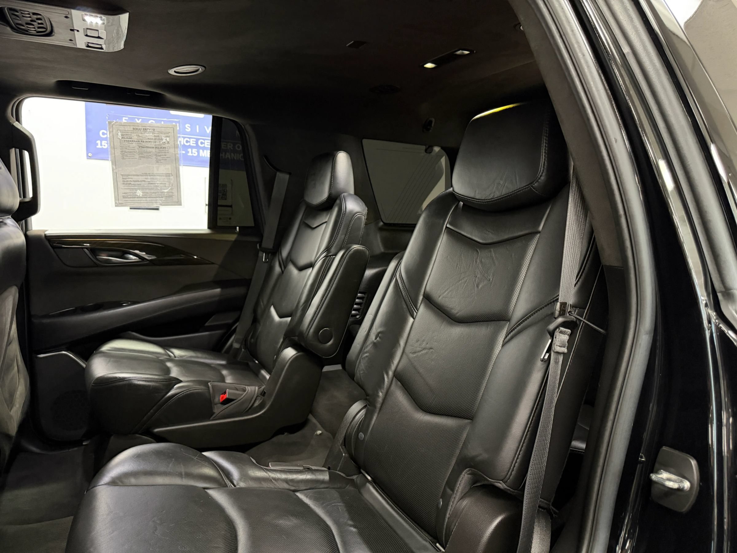 Used 2018 Cadillac Escalade Platinum RWD image 18