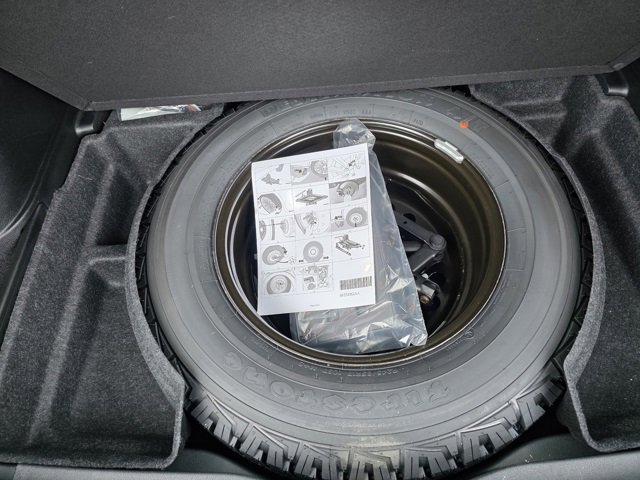 Used 2022 Jeep Cherokee Trailhawk w/ Premium Leather Package image 13