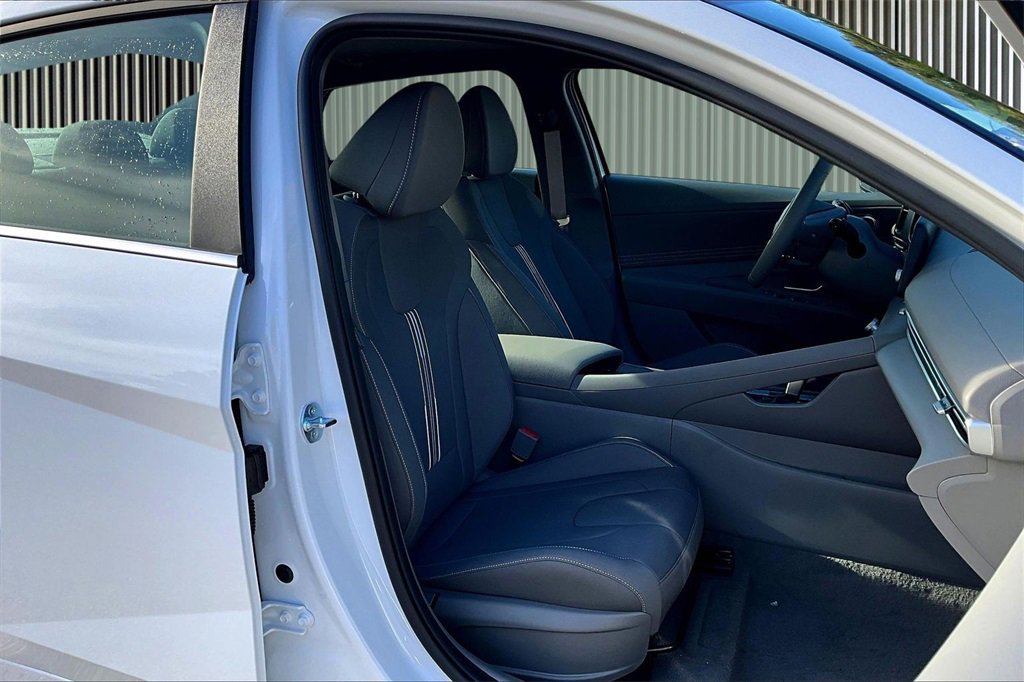 New 2026 Hyundai Elantra SEL Sport Premium image 8