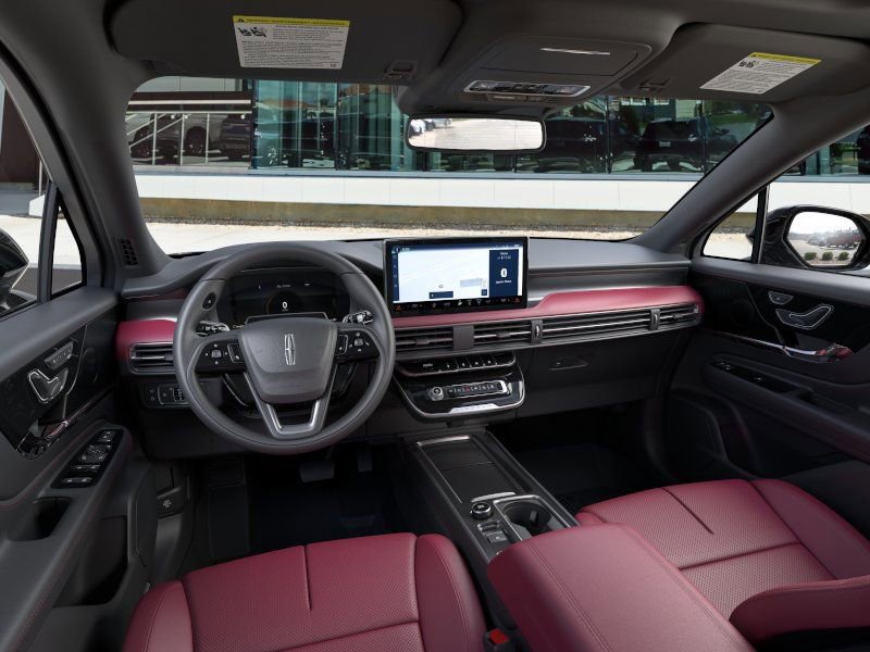 New 2025 Lincoln Corsair Grand Touring w/ Jet Appearance Package AWD/4WD image 9