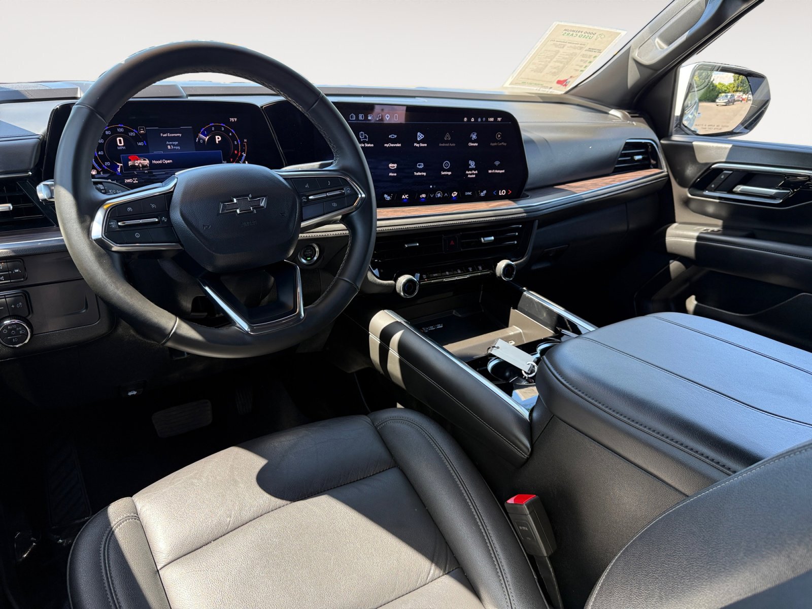 Used 2025 Chevrolet Suburban Z71 AWD/4WD image 15