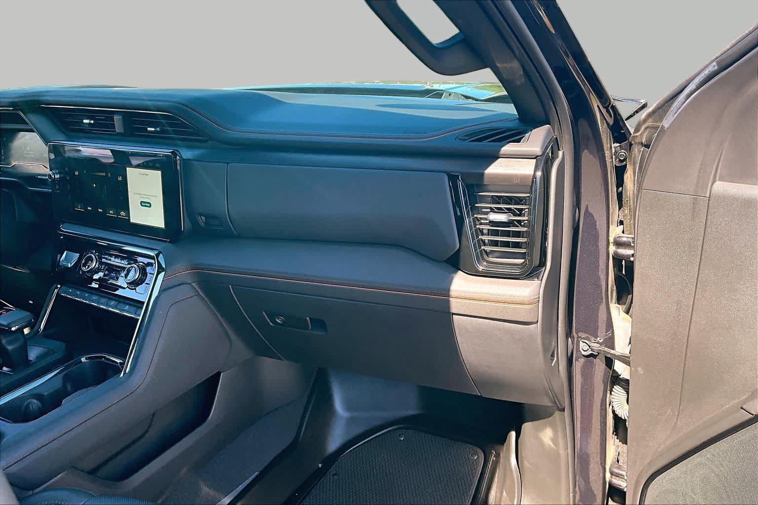 Used 2023 GMC Sierra 1500 AT4 w/ AT4 Premium Package AWD/4WD image 18