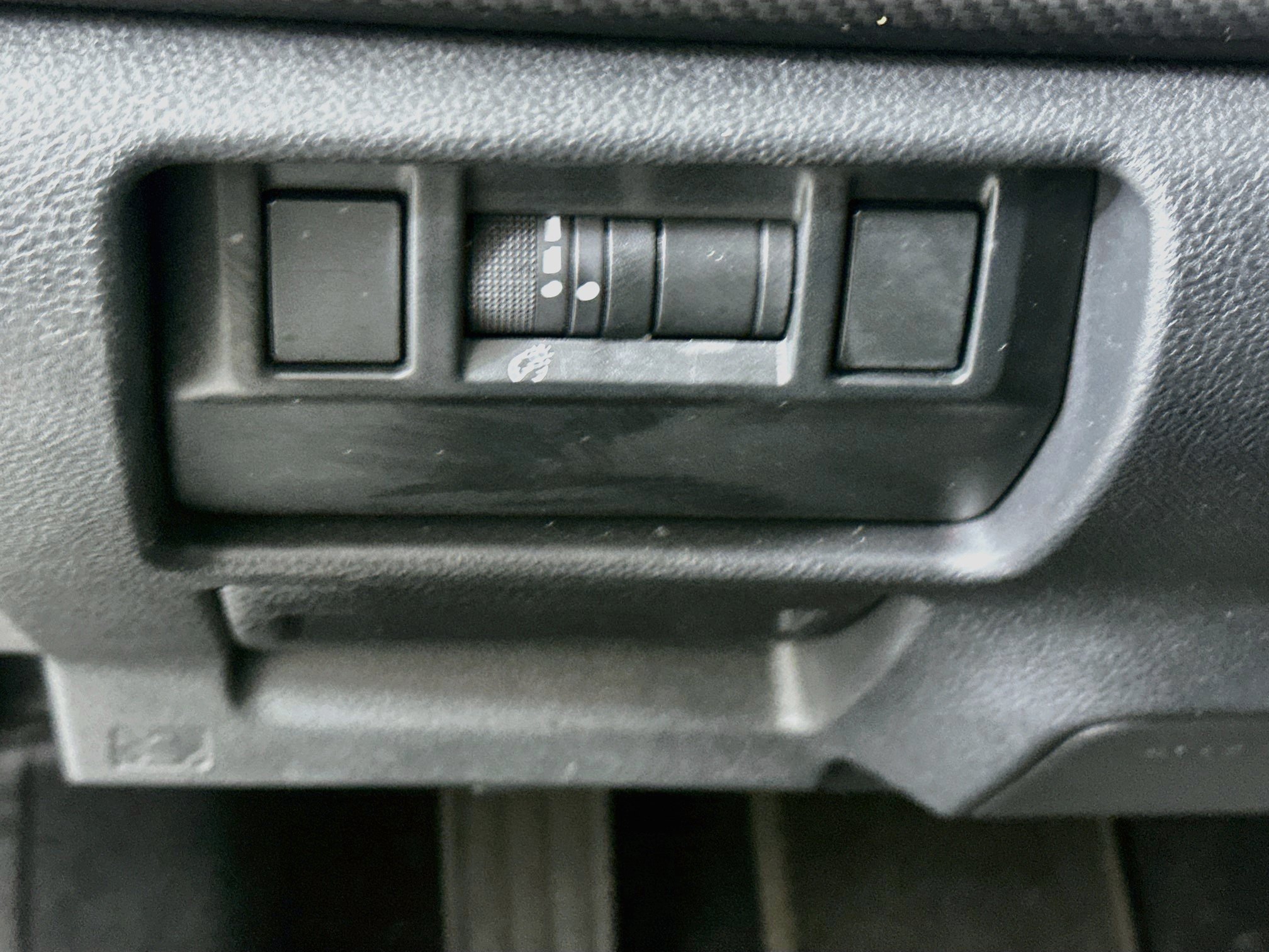 Used 2024 Subaru Crosstrek 2.0i AWD/4WD image 16