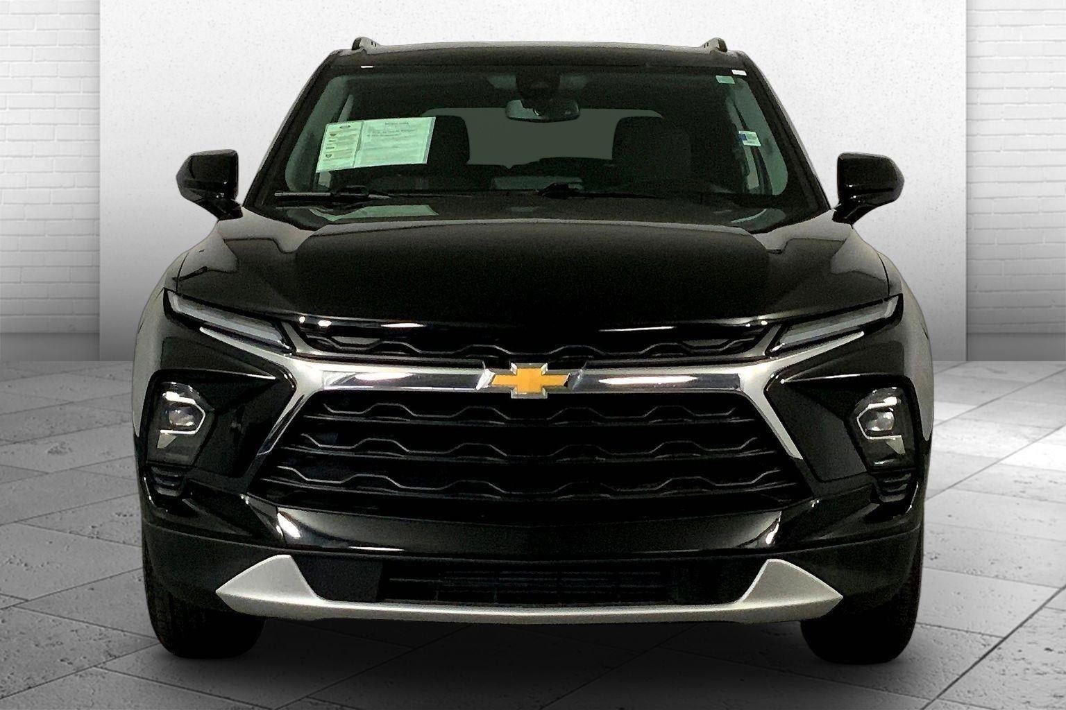 Used 2024 Chevrolet Blazer LT w/ Convenience Package FWD image 2