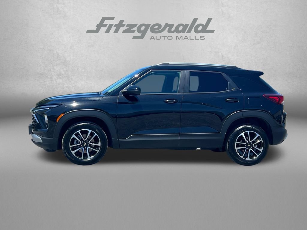 Used 2025 Chevrolet TrailBlazer LT AWD/4WD image 5