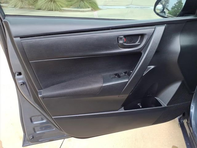 Used 2018 Toyota Corolla L image 19