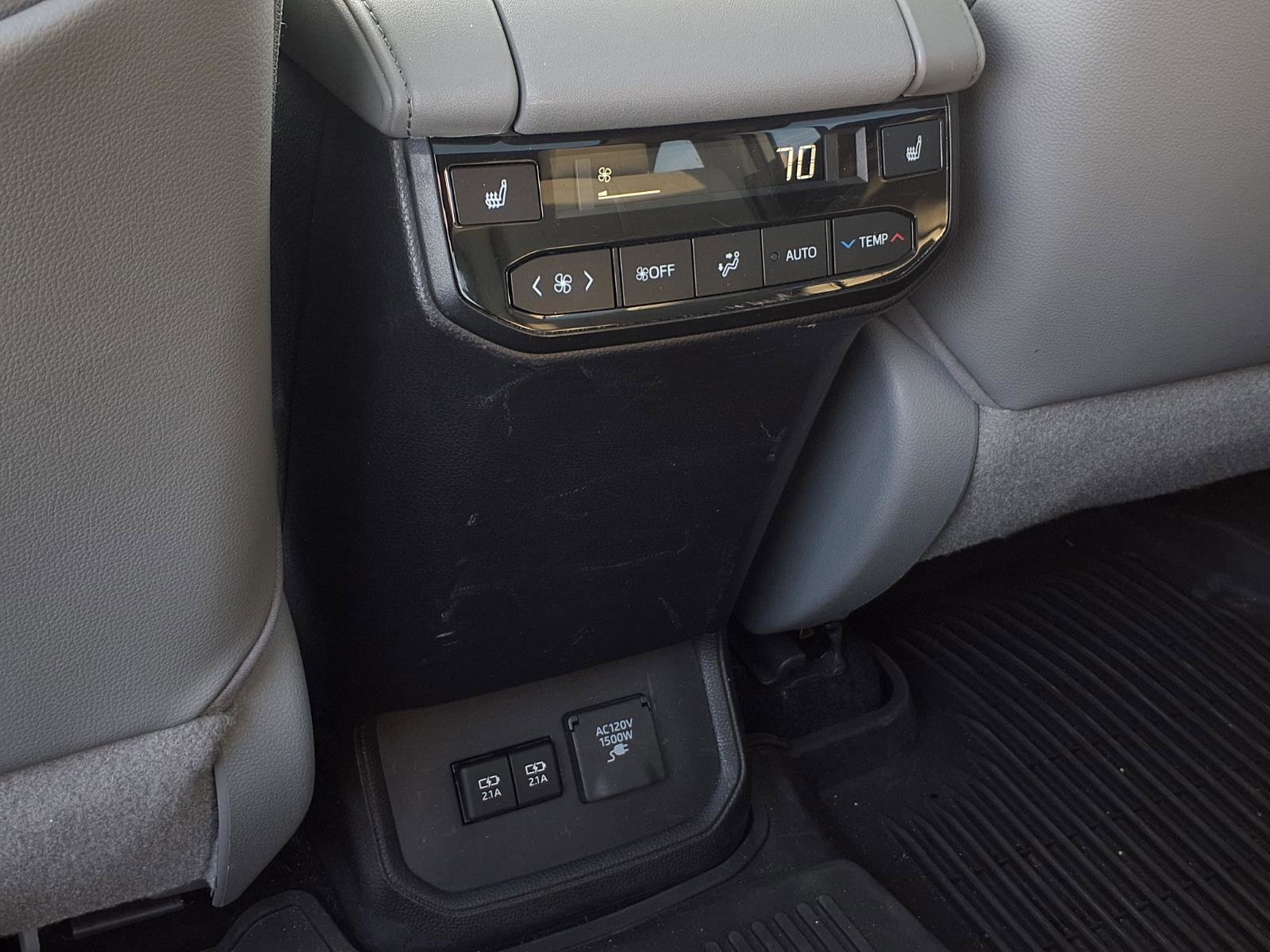 Certified 2021 Toyota Highlander Platinum image 28