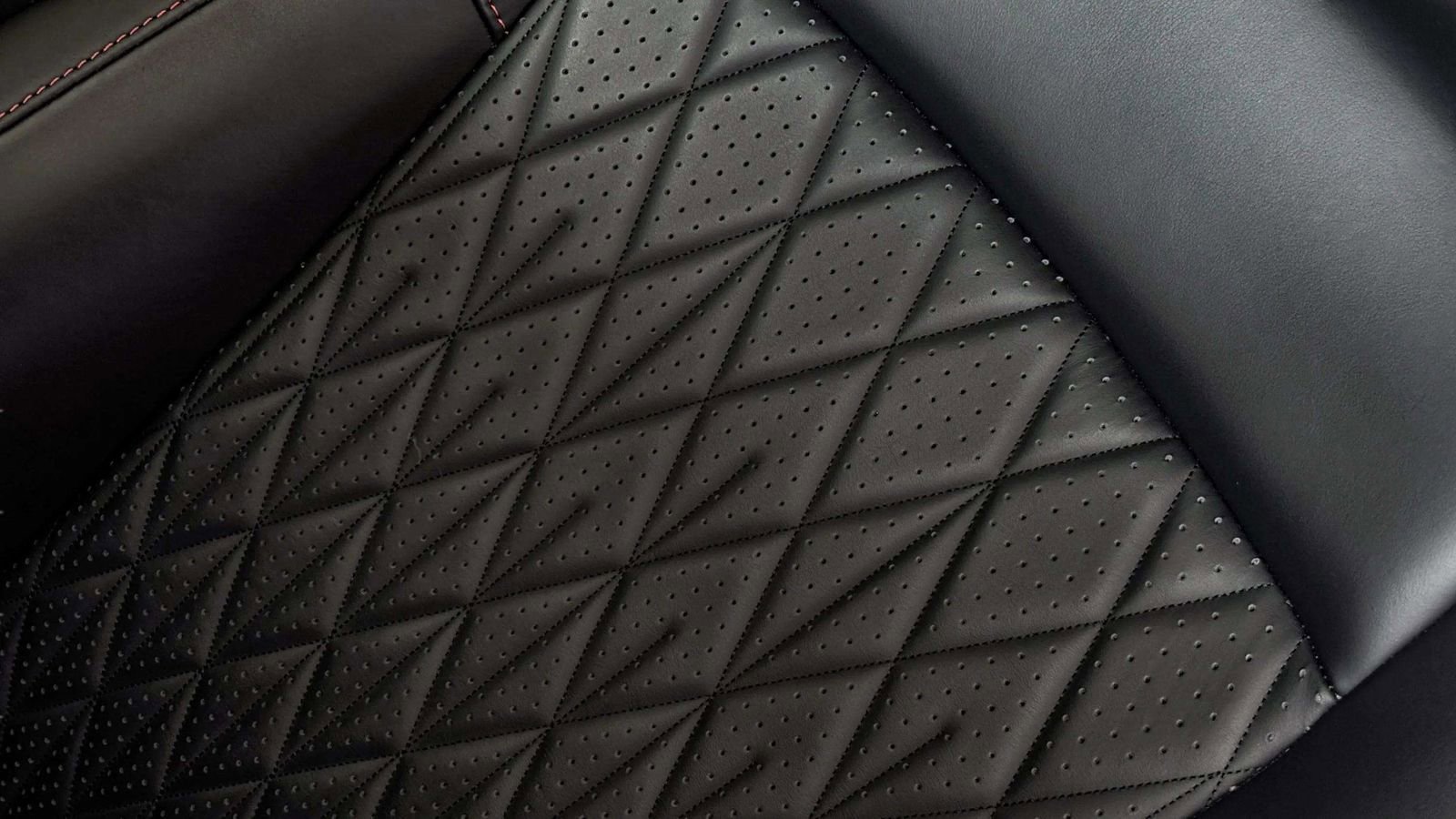 Used 2024 Aston Martin DB12 Coupe image 17