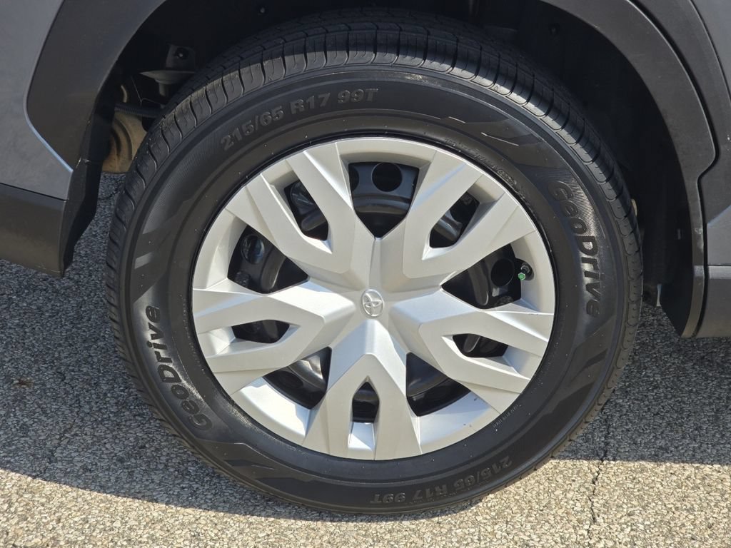 Used 2024 Toyota Corolla Cross L AWD/4WD image 8