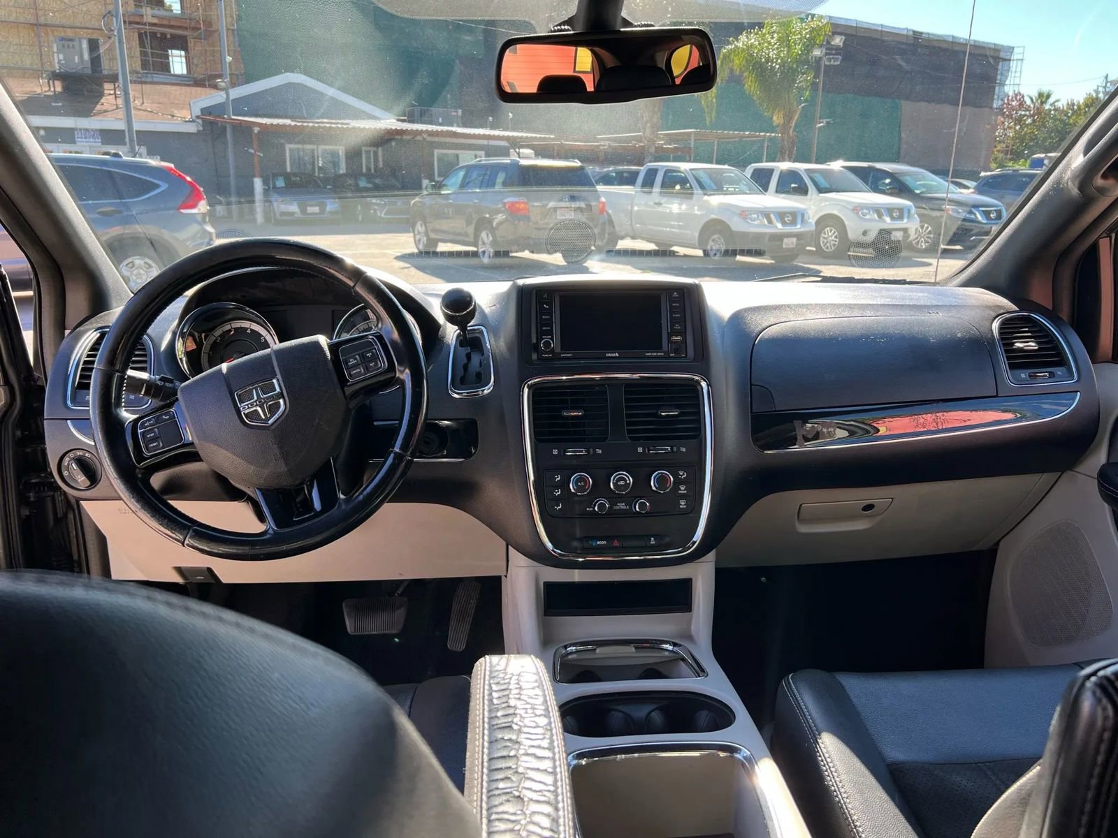 Used 2019 Dodge Grand Caravan SXT image 13