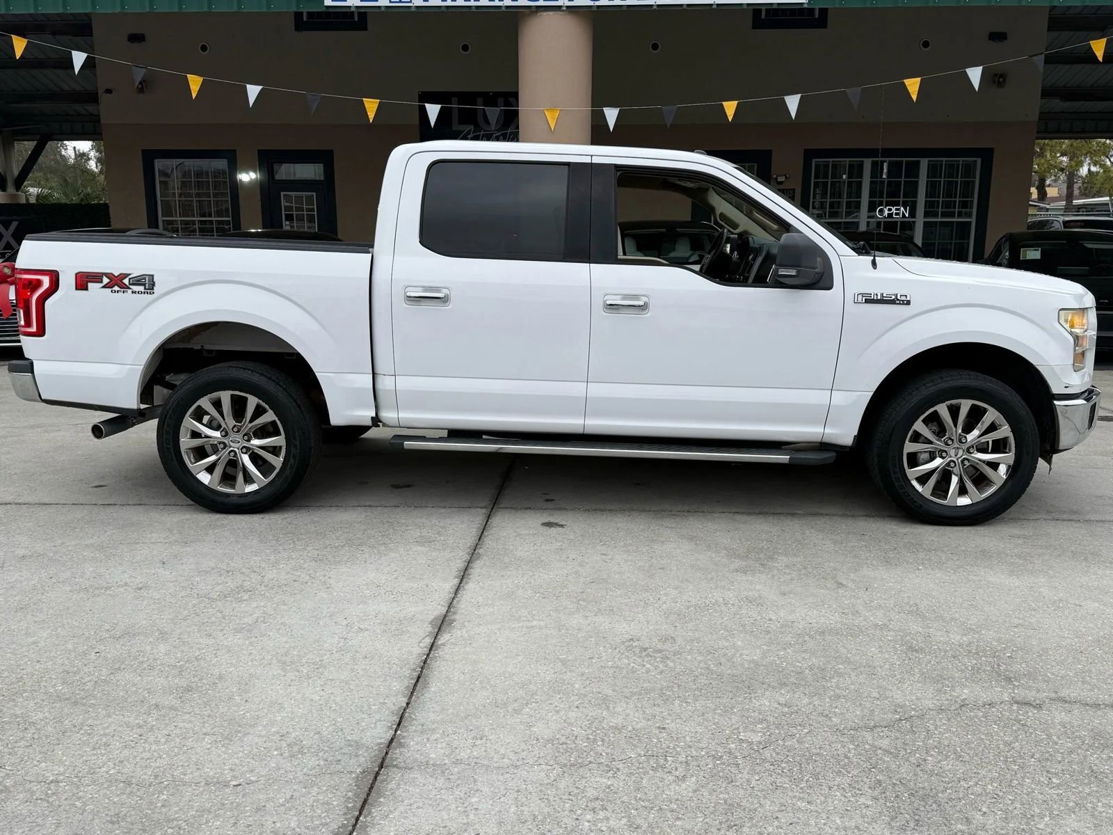 Used 2015 Ford F150 XLT w/ Equipment Group 302A Luxury AWD/4WD image 4