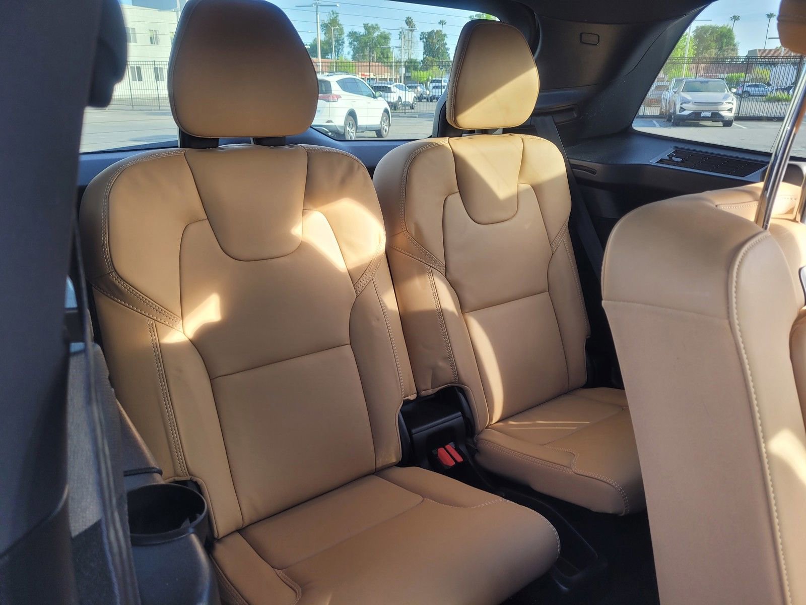 Certified 2023 Volvo XC90 B6 Ultimate w/ Protection Package Premier AWD/4WD image 12