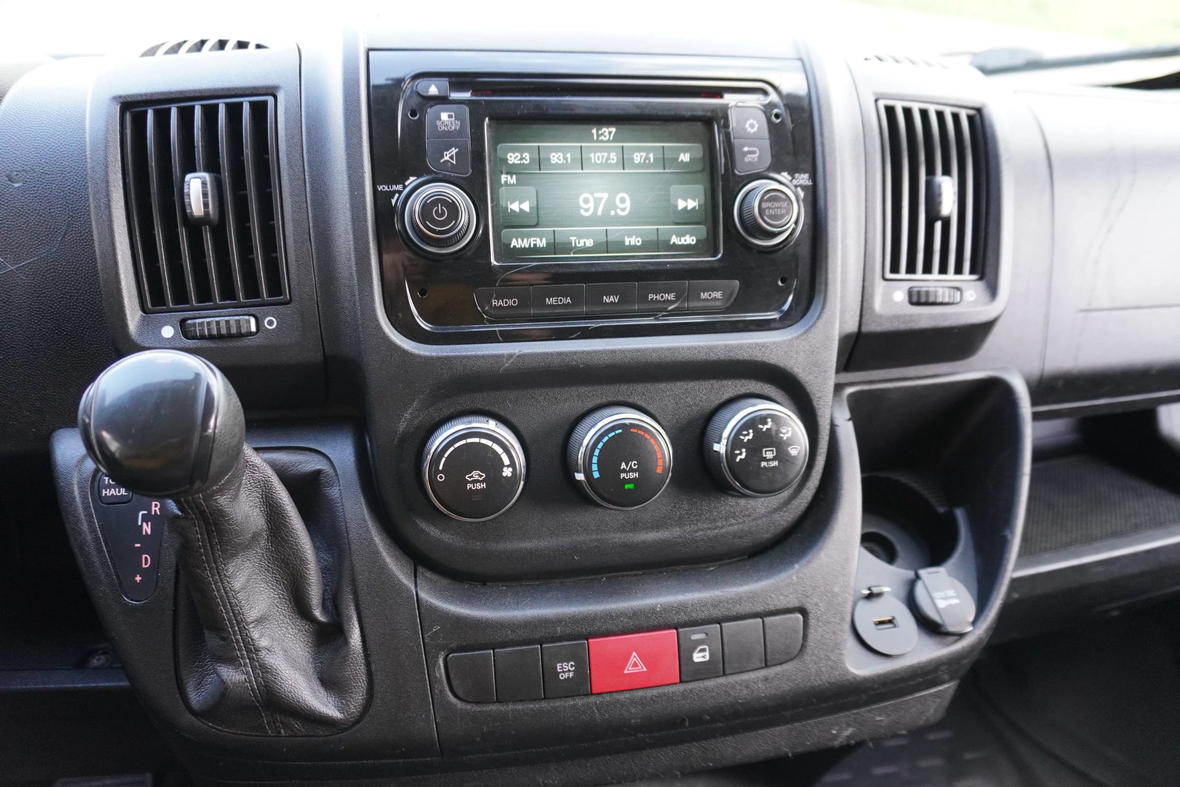 Used 2015 RAM ProMaster 1500 w/ Interior Convenience Group FWD image 17