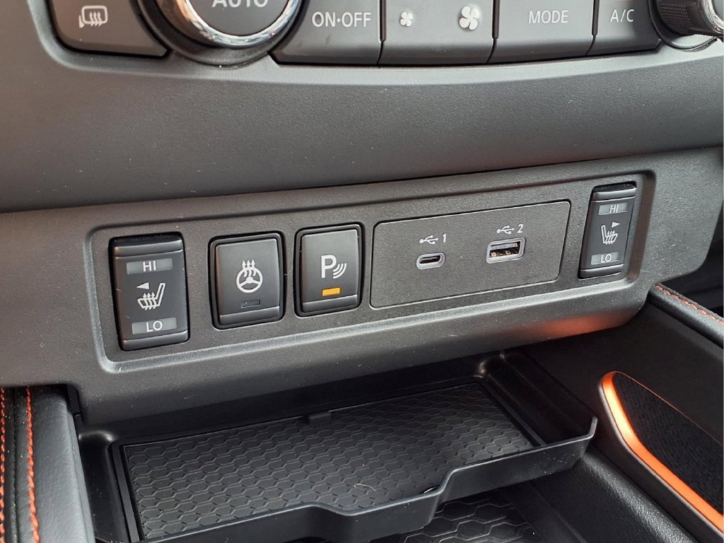 Used 2025 Nissan Frontier PRO-4X w/ Pro Premium Package AWD/4WD image 12