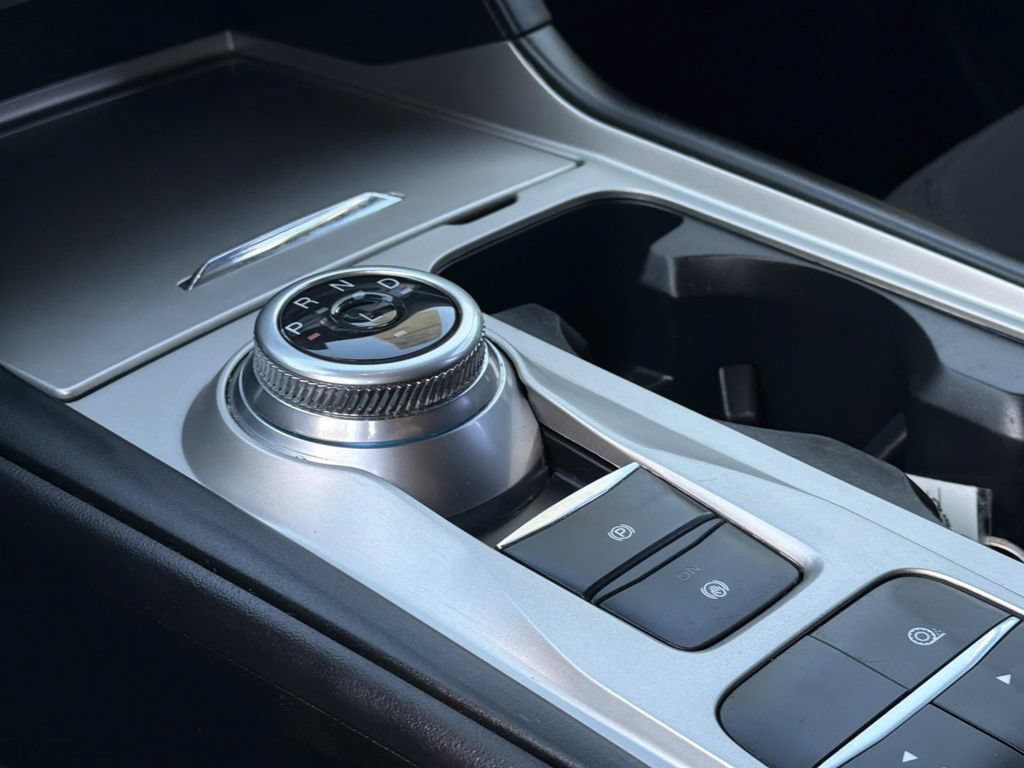 Certified 2023 Ford Explorer XLT RWD image 16