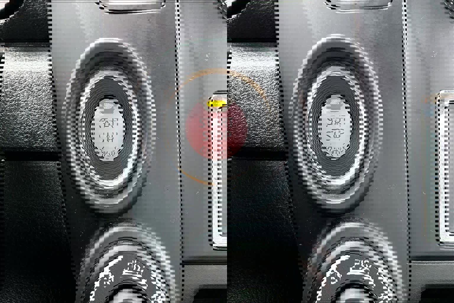 Used 2024 Nissan Titan SV w/ Accessory Utility Package image 66